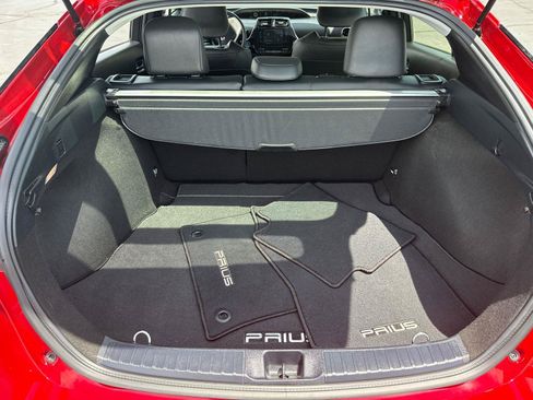 Used 2016 Toyota Prius Four FWD image 8
