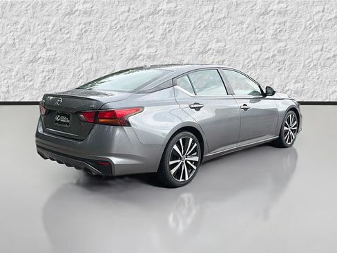 Used 2022 Nissan Altima 2.5 SR FWD image 3