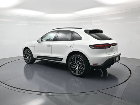 Certified 2026 Porsche Macan AWD/4WD image 3