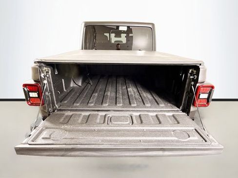 Used 2024 Jeep Gladiator Sport image 23