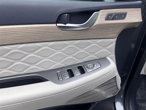 Used 2022 Hyundai Palisade Calligraphy image 32