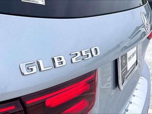 Used 2025 Mercedes-Benz GLB 250 image 30