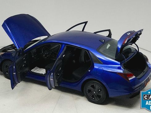 Used 2021 Hyundai Elantra SEL w/ Convenience Package image 18