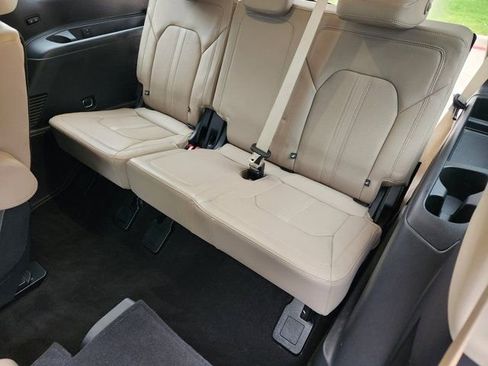 Used 2023 Ford Expedition Limited image 32