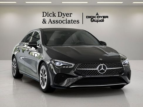 Used 2025 Mercedes-Benz CLA 250 image 36