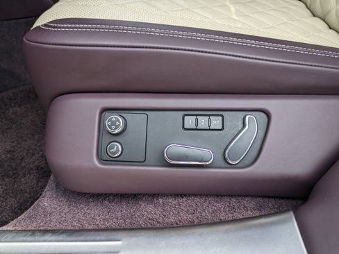Used 2018 Bentley Flying Spur S W12 AWD/4WD image 17