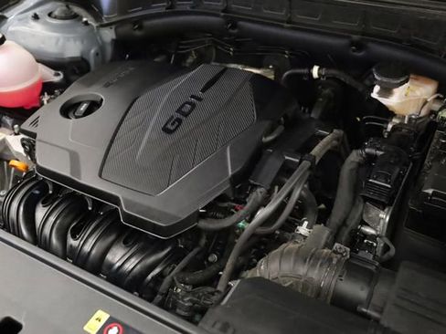 Used 2024 Kia Sorento S image 11