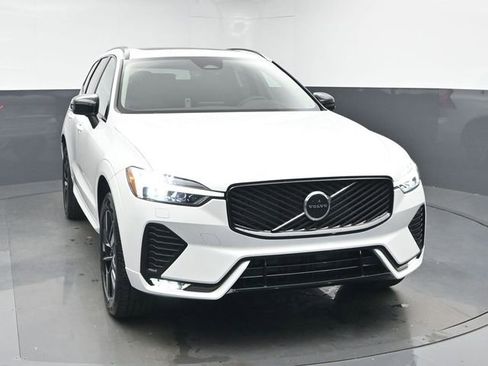New 2026 Volvo XC60 B5 Core w/ Climate Package image 2