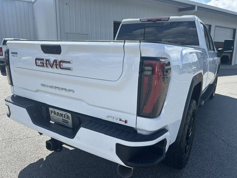 Used 2024 GMC Sierra 2500 AT4 w/ Technology Package AWD/4WD image 4