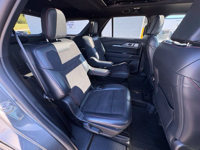 Used 2025 Ford Explorer ST w/ Sun And Sound Package AWD/4WD image 30