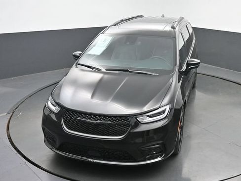 Used 2023 Chrysler Pacifica Limited w/ S Appearance Package FWD image 41