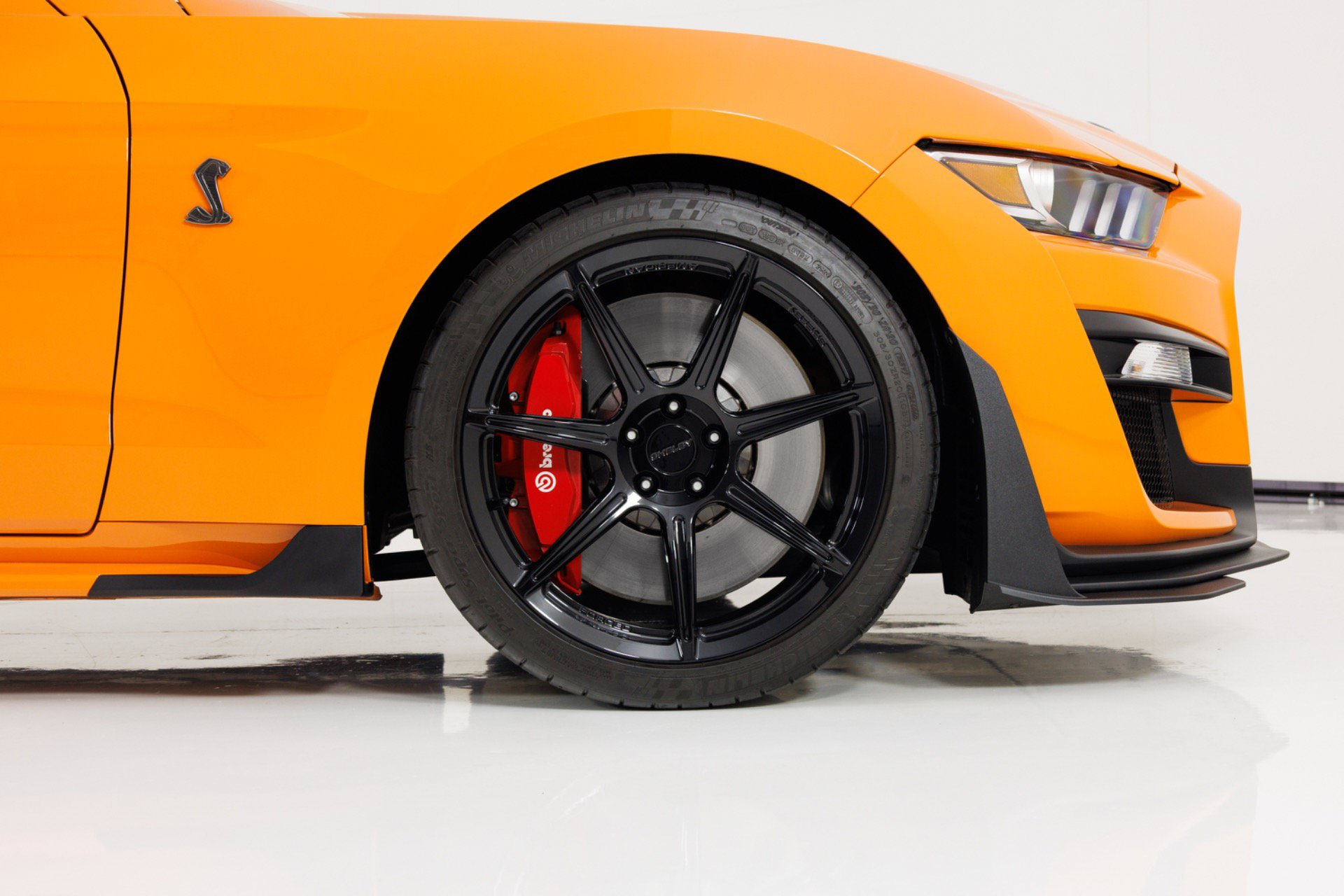 Used 2021 Ford Mustang Shelby GT500 w/ Carbon Fiber Track Pack RWD image 12