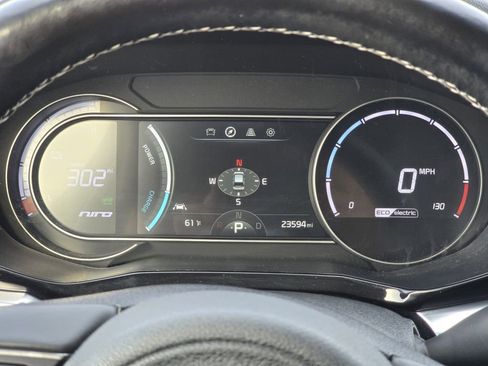 Used 2022 Kia Niro EX w/ Cold Weather Package image 16