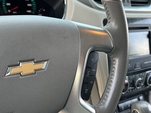Used 2017 Chevrolet Traverse LT FWD image 27