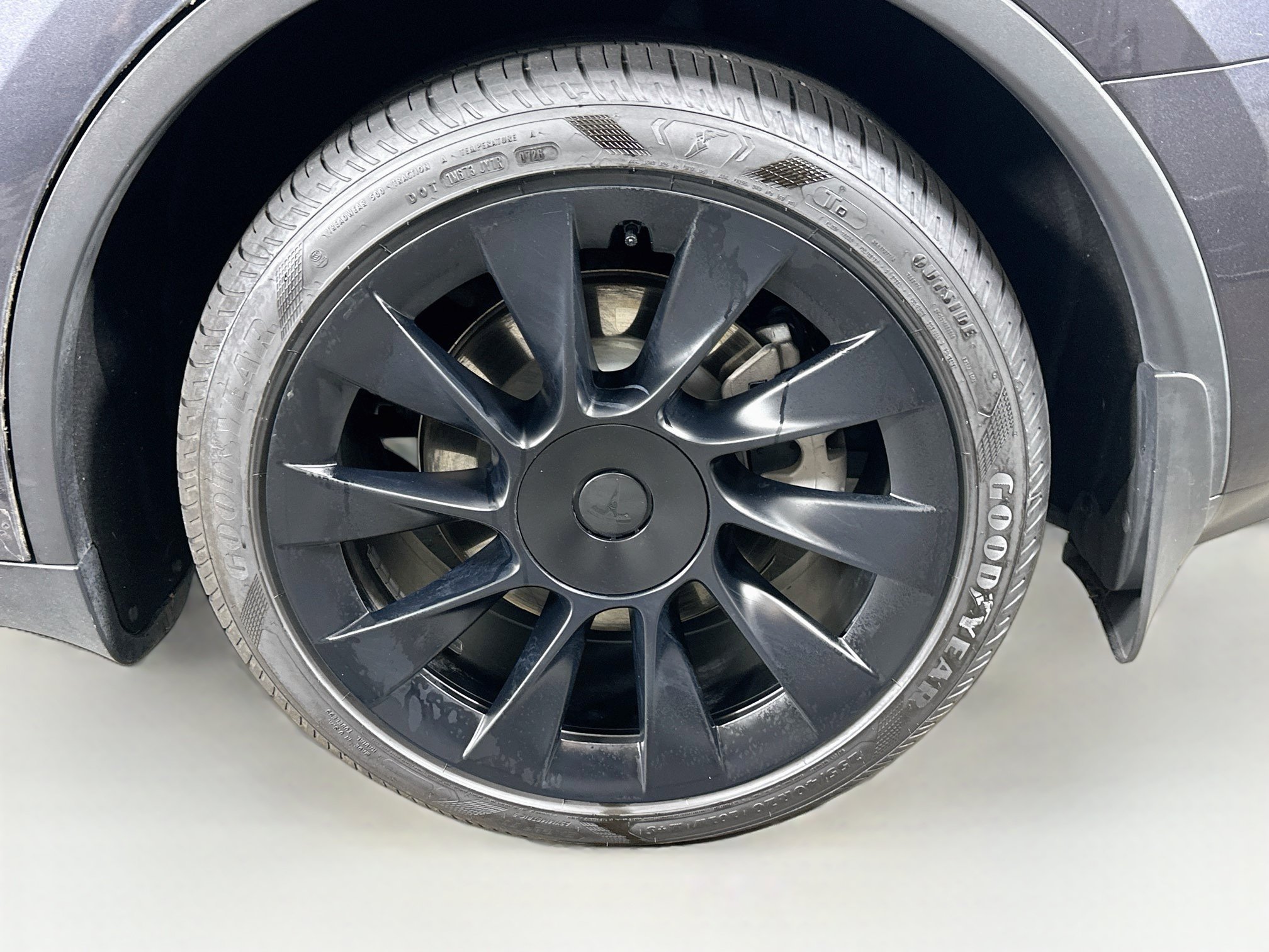 Used 2024 Tesla Model Y Long Range AWD/4WD image 11