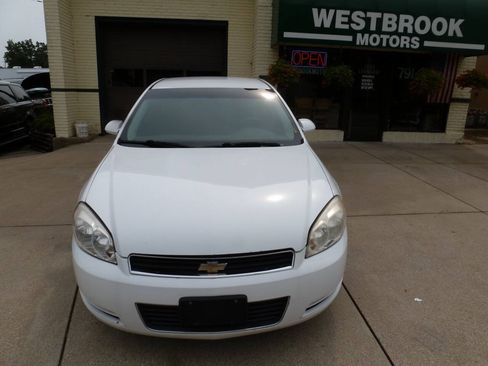 Used 2010 Chevrolet Impala LS FWD image 7