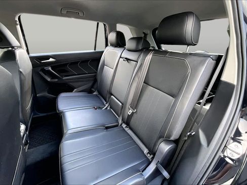 Used 2024 Volkswagen Tiguan SE FWD image 19