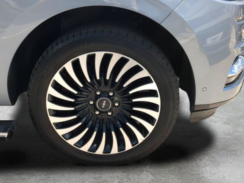 Used 2020 Lincoln Navigator L Black Label w/ Cargo Convenience Package AWD/4WD image 25