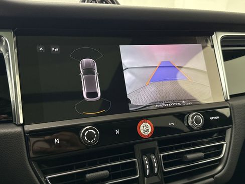 Used 2025 Porsche Macan Turbo image 28