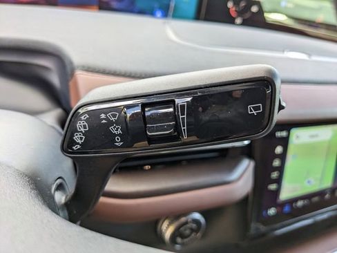 Used 2025 Lincoln Navigator Reserve image 31