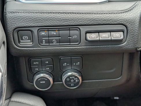 Used 2021 GMC Yukon XL Denali AWD/4WD image 24