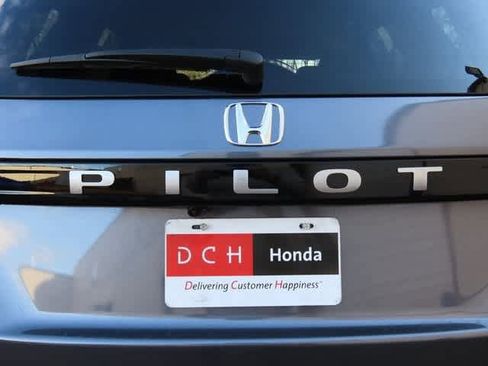 New 2026 Honda Pilot Touring image 7