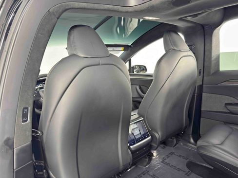 Used 2023 Tesla Model X image 38