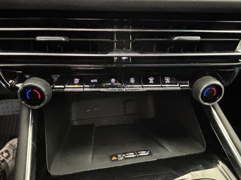 Used 2025 Chevrolet Traverse LT w/ LPO, Floor Liner Package image 16