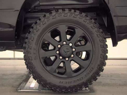 Used 2019 RAM 2500 Big Horn w/ Black Appearance Package AWD/4WD image 3