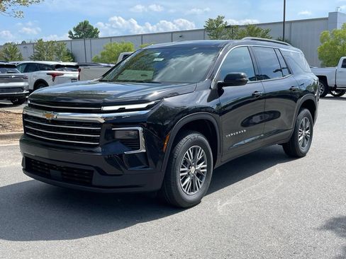 New 2026 Chevrolet Traverse LT FWD image 3