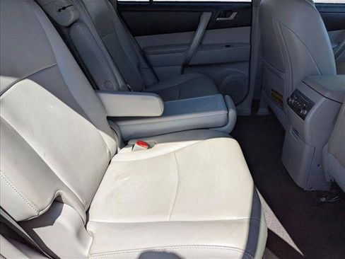 Used 2012 Toyota Highlander SE w/ Tow Pkg AWD/4WD image 20