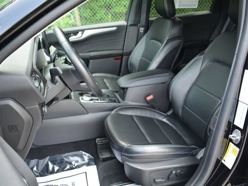Used 2023 Ford Escape Platinum AWD/4WD image 10