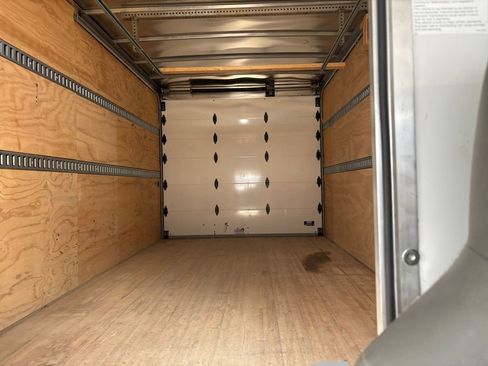 Used 2024 Ford E-350 and Econoline 350 Super Duty w/ Power Windows & Locks Group image 22