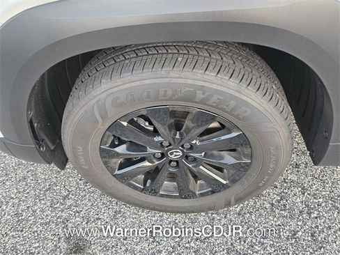Used 2025 MAZDA CX-50 AWD 2.5 S w/ Premium Package image 19