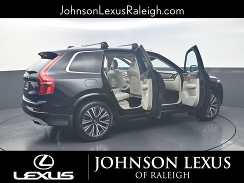 Used 2021 Volvo XC90 T6 Momentum w/ Advanced Package image 23