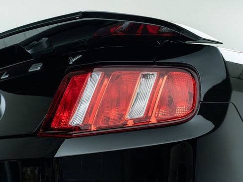 Used 2012 Ford Mustang Shelby GT500 w/ SVT Performance Pkg image 15