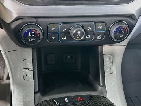 Used 2017 GMC Acadia SLT FWD image 28