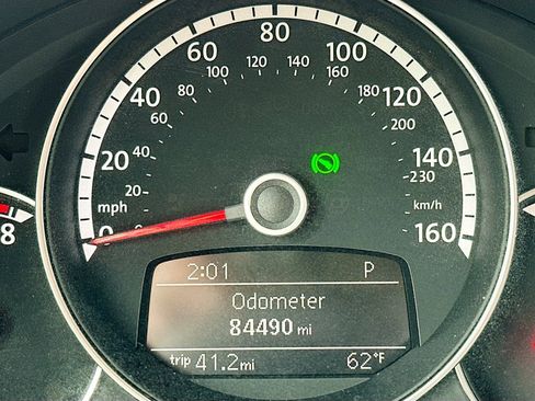 Used 2013 Volkswagen Beetle 2.0T image 12