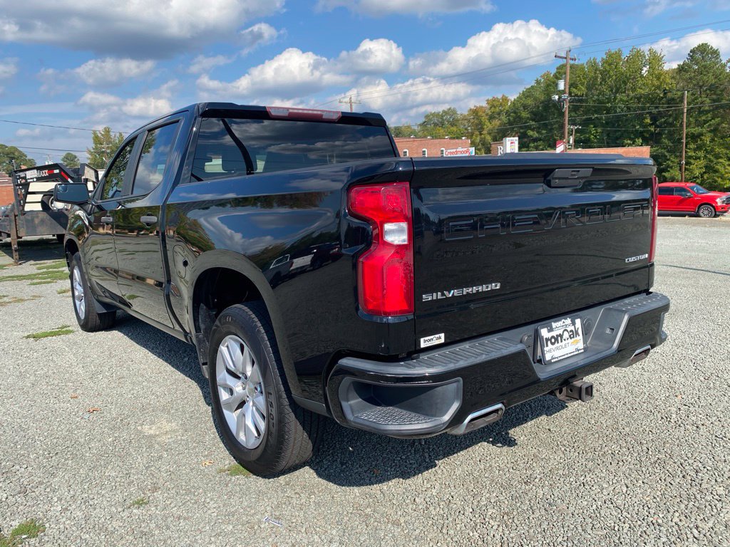 Used 2020 Chevrolet Silverado 1500 Custom w/ Custom Value Package RWD image 5