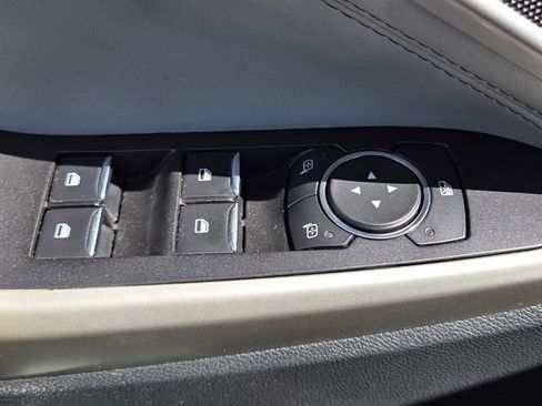 Used 2021 Ford Explorer XLT w/ Equipment Group 202A AWD/4WD image 25