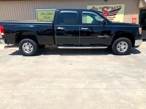 Used 2007 GMC Sierra 2500 SLE w/ EZ-Lift Tailgate Package image 6