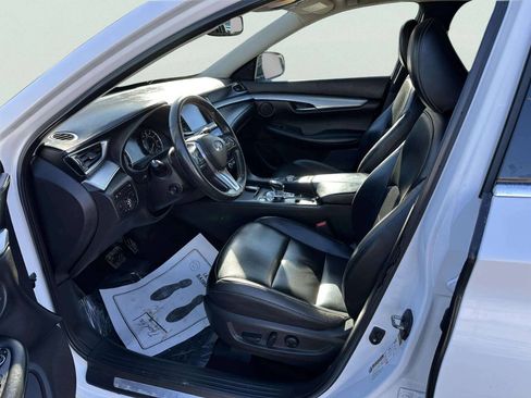 Used 2019 INFINITI QX50 Essential w/ Premium Heat Package AWD/4WD image 9