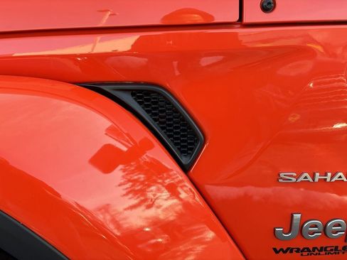 Used 2018 Jeep Wrangler Unlimited Sahara image 47