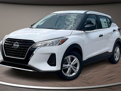 New 2025 Nissan Kicks Play S