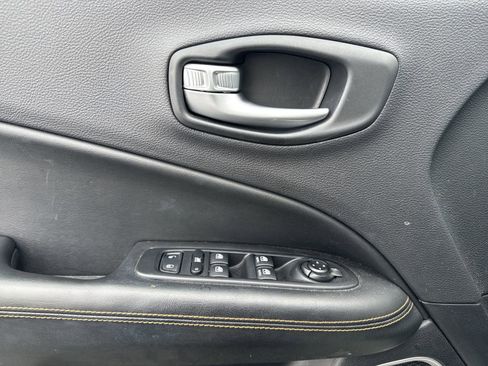 Used 2017 Jeep Compass Limited w/ Navigation Group image 14