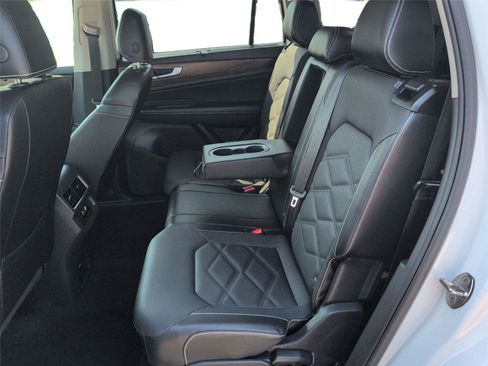 Used 2024 Volkswagen Atlas SE FWD image 10