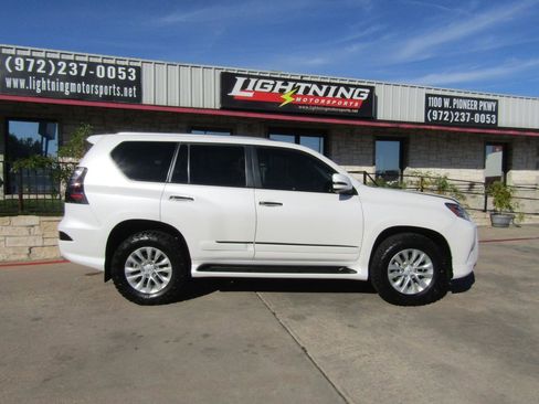 Used 2017 Lexus GX 460 image 5