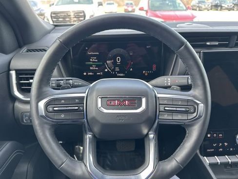 Used 2025 GMC Terrain Elevation image 17