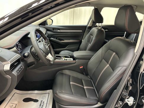 New 2025 Nissan Altima 2.5 SR image 4
