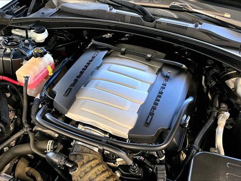 Used 2018 Chevrolet Camaro SS RWD image 31